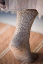 Load image into Gallery viewer, Kate Davies - Bluestocking