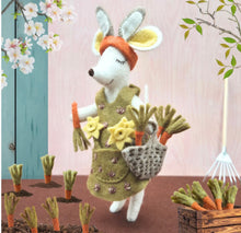 Load image into Gallery viewer, Corinne Lapierre - Felt Kits
